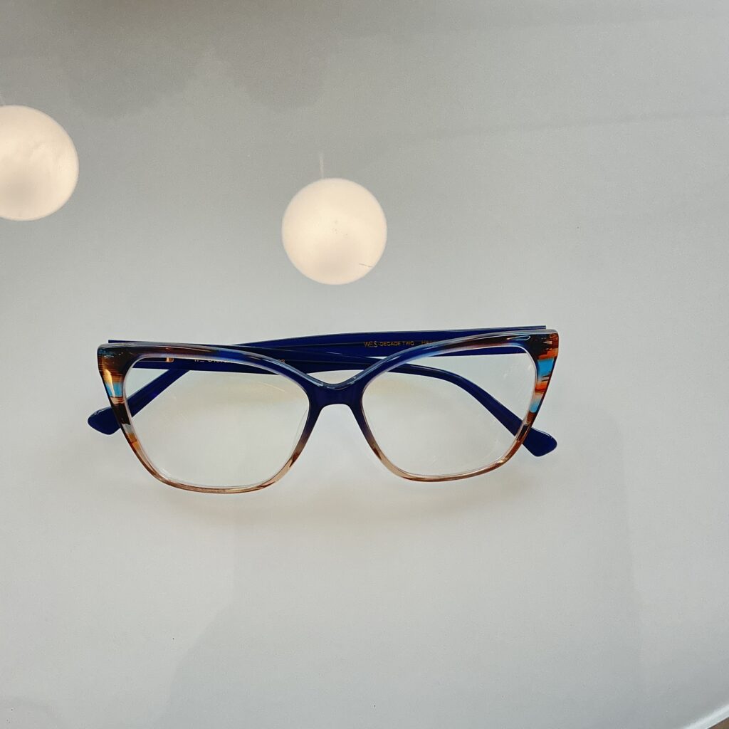 Okulary do pracy przy monitorze ekranowym w kolorze błękitu z dodatkiem brązu