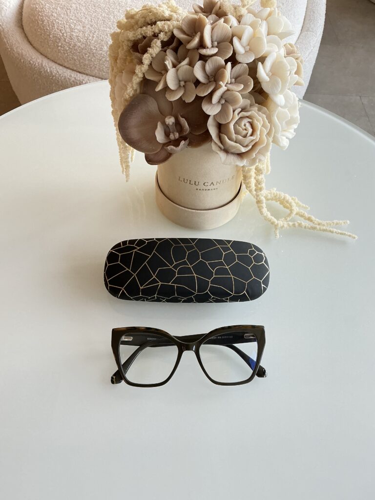 Duża oprawka damska w kształcie "motyla" z soczewkami do pracy przy komputerze